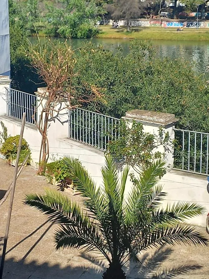 Сasa de vacaciones Charming House In Triana,Best City View From Patio Sevilla