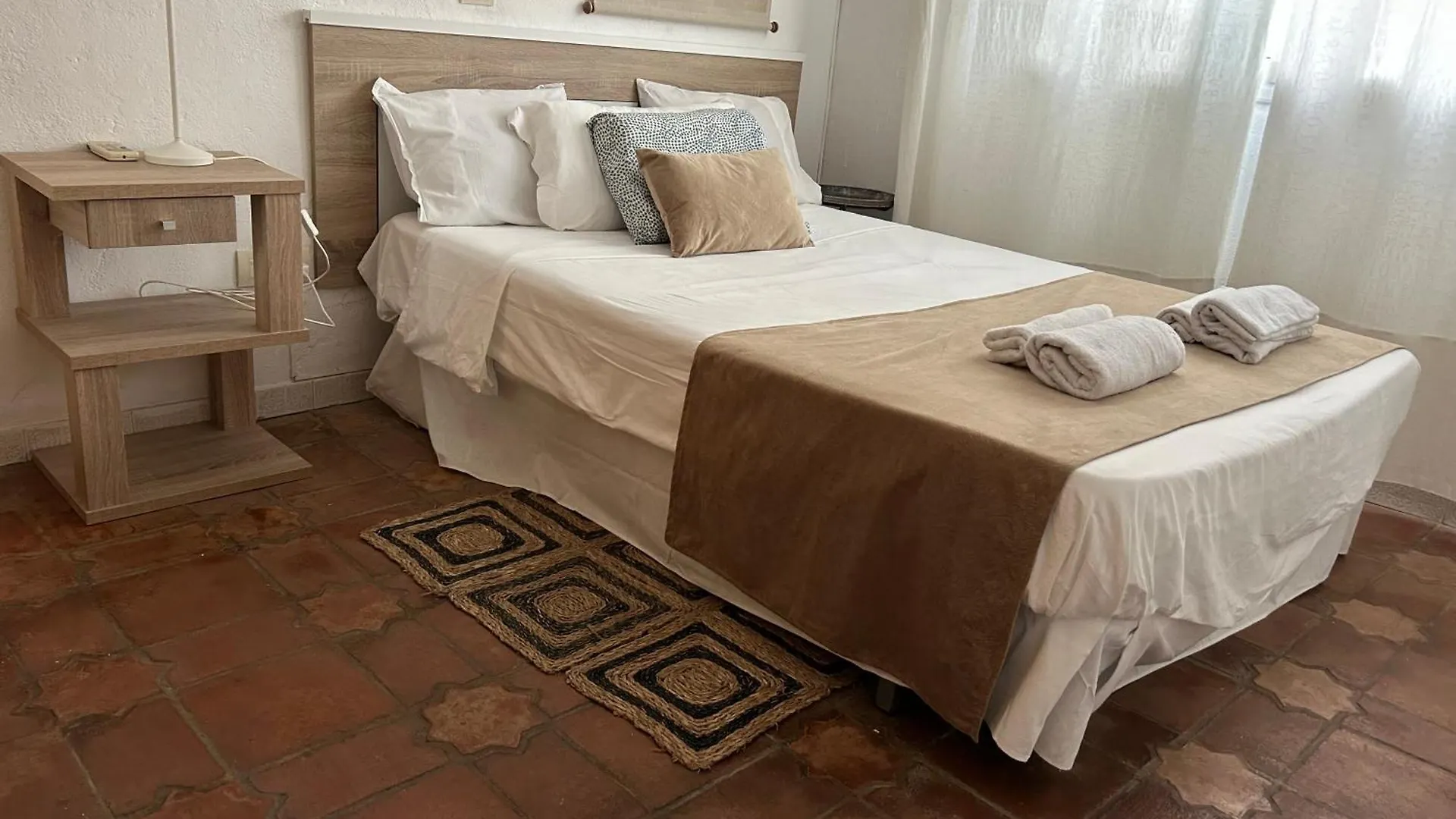 Charming House In Triana,Best City View From Patio Sevilla Сasa de vacaciones